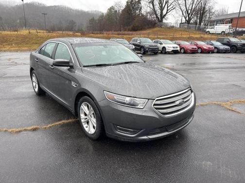 2018 Ford Taurus SEL