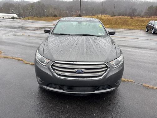 2018 Ford Taurus SEL