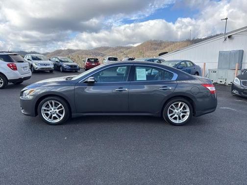 2010 Nissan Maxima SV