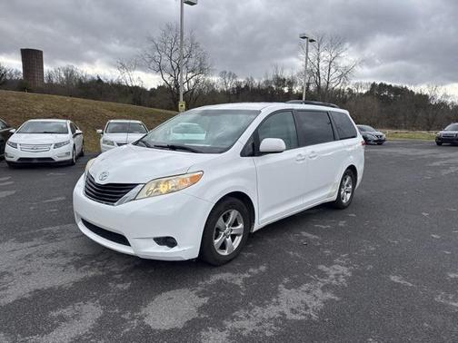 2011 Toyota Sienna LE