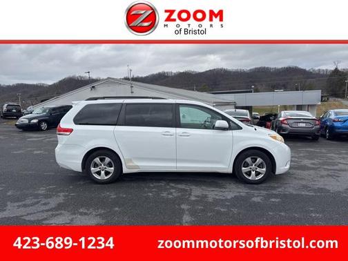 2011 Toyota Sienna LE