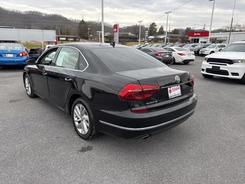 2018 Volkswagen Passat 2.0T SE
