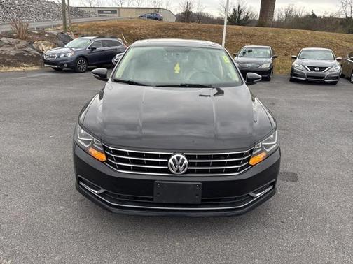 2018 Volkswagen Passat 2.0T SE