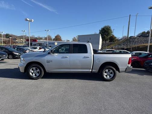 2019 RAM 1500 SLT