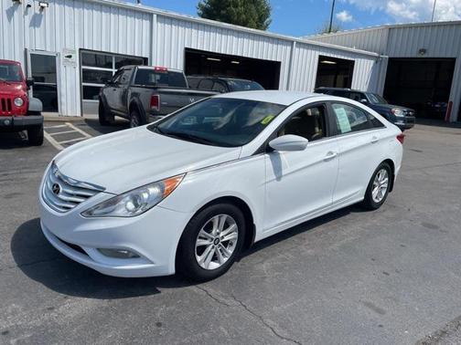 2013 Hyundai SONATA GLS