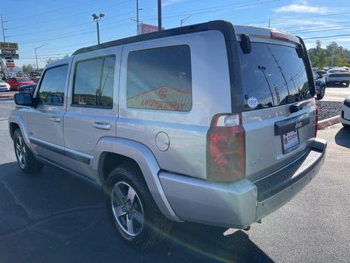 2008 Jeep Commander Sport