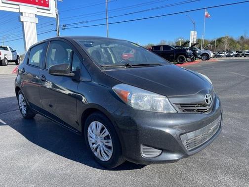 2013 Toyota Yaris LE