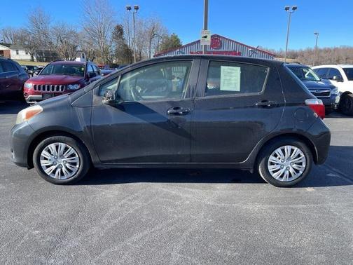 2013 Toyota Yaris LE