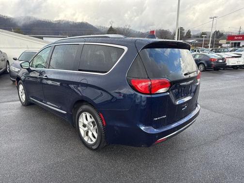 2018 Chrysler Pacifica Touring-L Plus