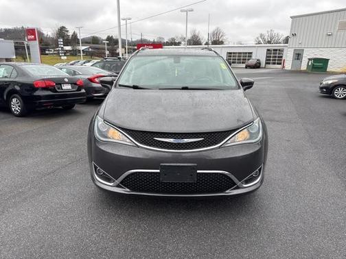 2018 Chrysler Pacifica Touring-L