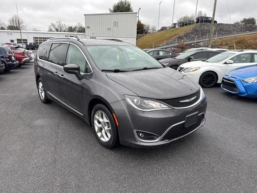 2018 Chrysler Pacifica Touring-L