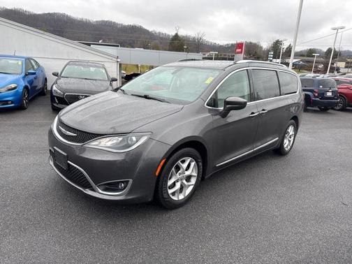 2018 Chrysler Pacifica Touring-L