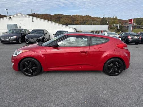 2013 Hyundai Veloster Base