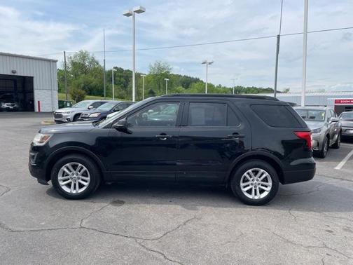 2017 Ford Explorer Base