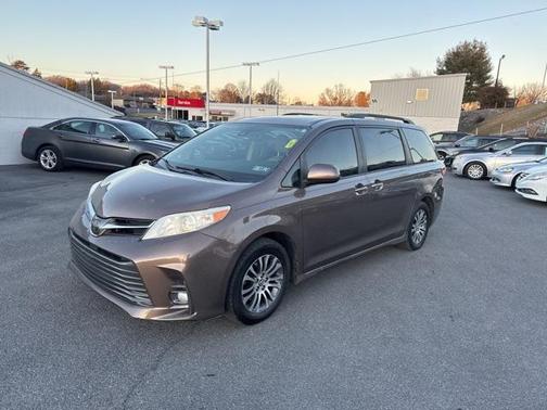 2018 Toyota Sienna XLE