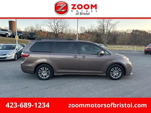 2018 Toyota Sienna XLE