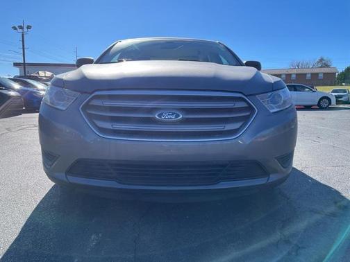 2014 Ford Taurus SE