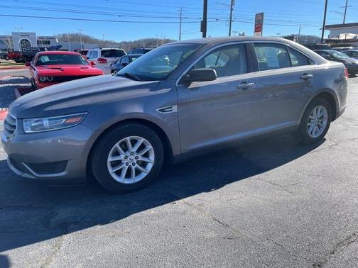 2014 Ford Taurus SE