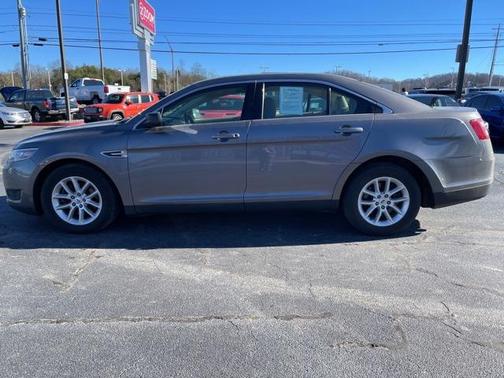 2014 Ford Taurus SE
