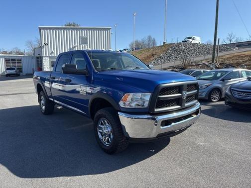 2018 RAM 2500 Tradesman Crew Cab 4x4 6'4' Box