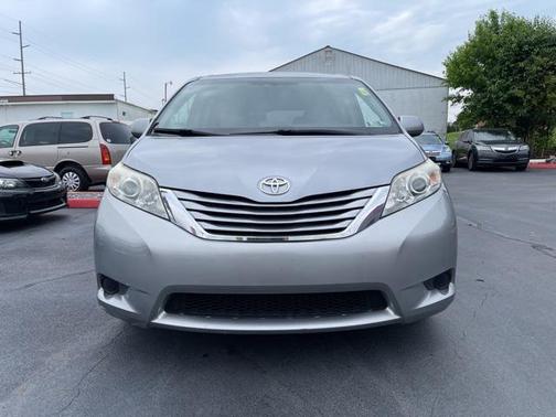 2015 Toyota Sienna LE