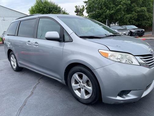 2015 Toyota Sienna LE