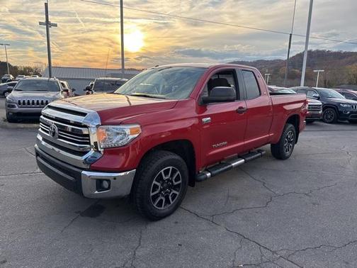 2017 Toyota Tundra SR5