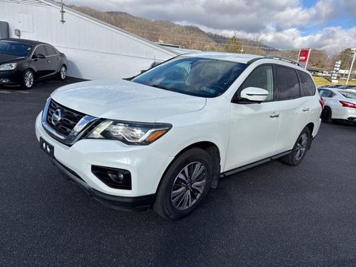 2017 Nissan Pathfinder SL