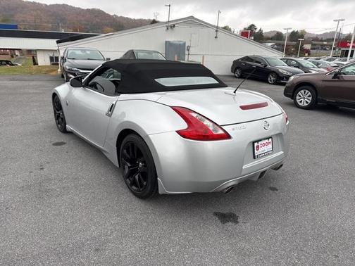 2011 Nissan 370Z Base