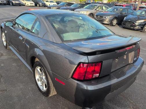 2004 Ford Mustang Base