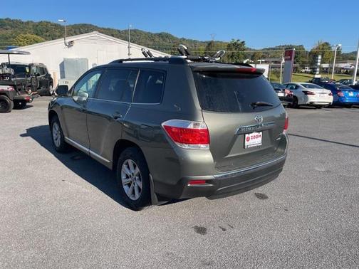2011 Toyota Highlander SE