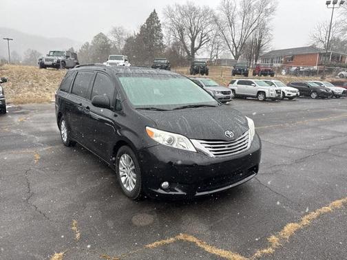 2016 Toyota Sienna XLE