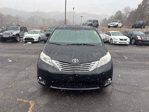 2016 Toyota Sienna XLE