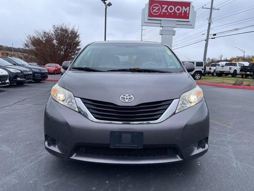 2012 Toyota Sienna LE