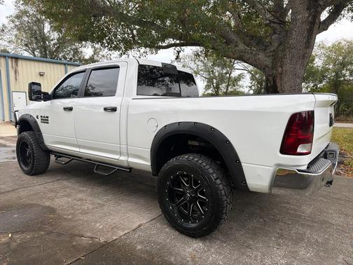 2017 RAM 2500 SLT Crew Cab 4x4 6'4' Box