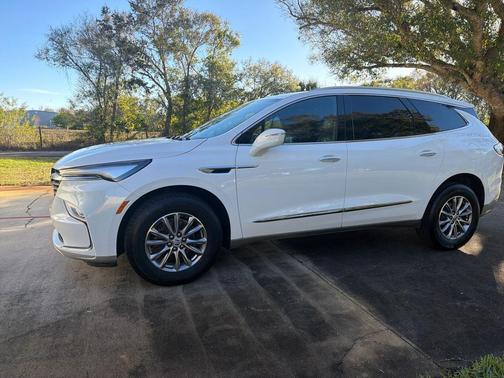 2022 Buick Enclave FWD Essence
