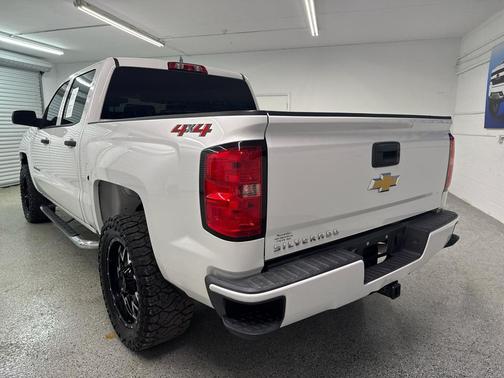 2018 Chevrolet Silverado 1500 Custom