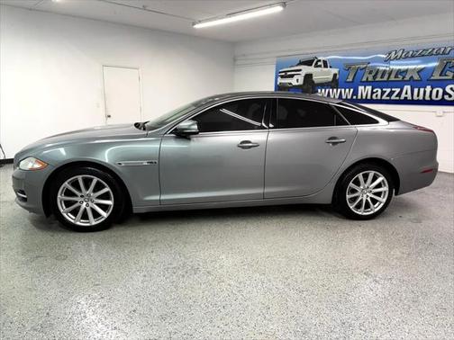 2013 Jaguar XJ Base