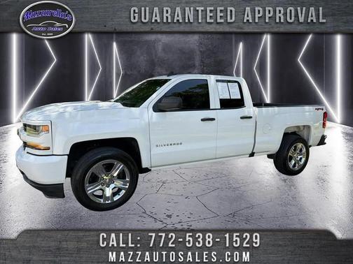 Summit White 2018 Chevrolet Silverado 1500 Custom