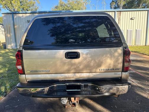 2004 Chevrolet Silverado 2500 LS H/D Crew Cab
