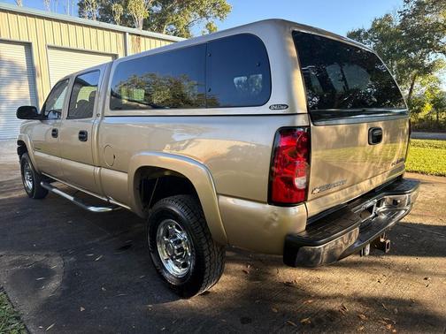 2004 Chevrolet Silverado 2500 LS H/D Crew Cab