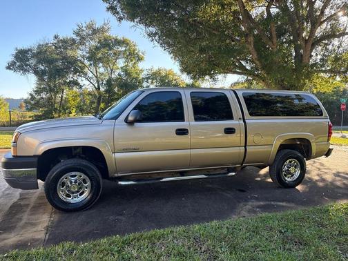 2004 Chevrolet Silverado 2500 LS H/D Crew Cab