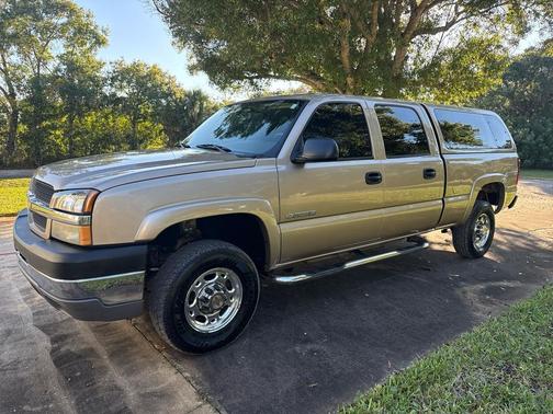 2004 Chevrolet Silverado 2500 LS H/D Crew Cab