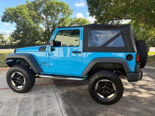 Chief Clearcoat 2017 Jeep Wrangler Sport
