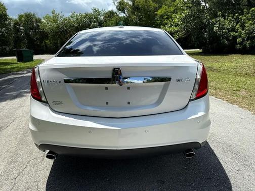 2011 Lincoln MKS Base