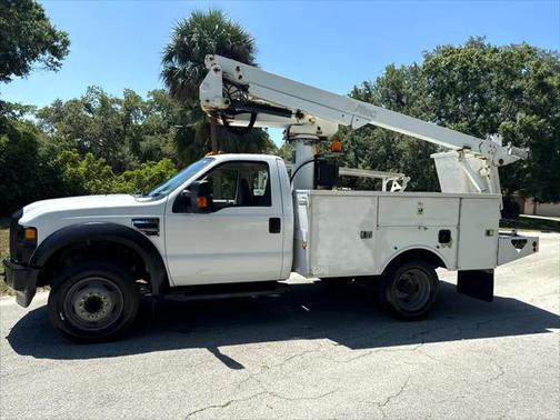 2008 Ford F-450 2WD Reg Cab 141'' WB 60'' CA XLT