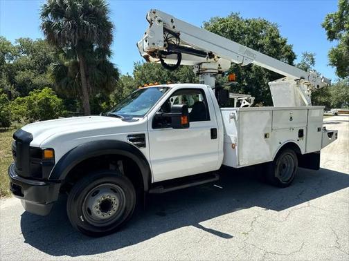 2008 Ford F-450 2WD Reg Cab 141'' WB 60'' CA XLT