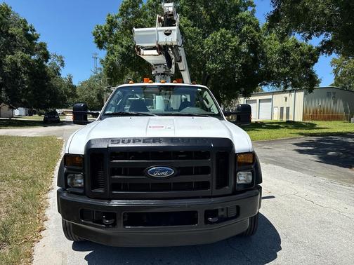 2008 Ford F-450 2WD Reg Cab 141'' WB 60'' CA XLT