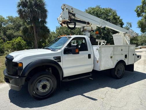 2008 Ford F-450 2WD Reg Cab 141'' WB 60'' CA XLT