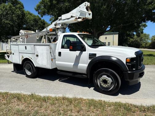 2008 Ford F-450 2WD Reg Cab 141'' WB 60'' CA XLT
